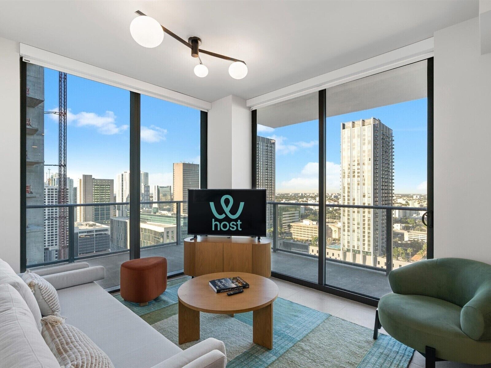 Appartement Confort | Coin séjour | TV connectée de 50 pouces avec chaînes numériques