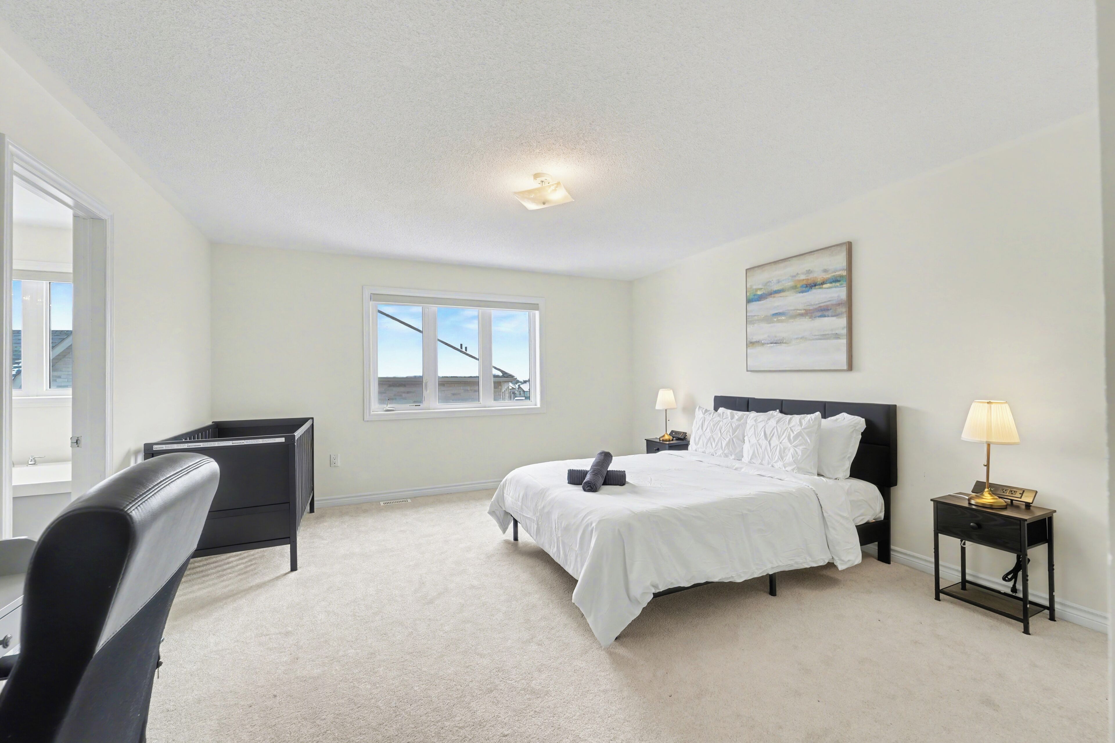 3 bedrooms, iron/ironing board, WiFi, bed sheets