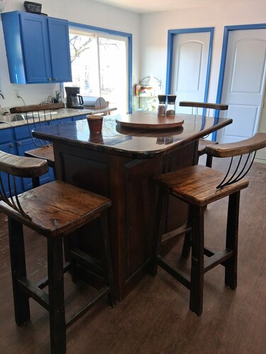 Secluded 3-bedroom farmhouse with AC near Caprock Canyon State