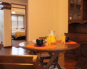 Comfort House, City View | Dining