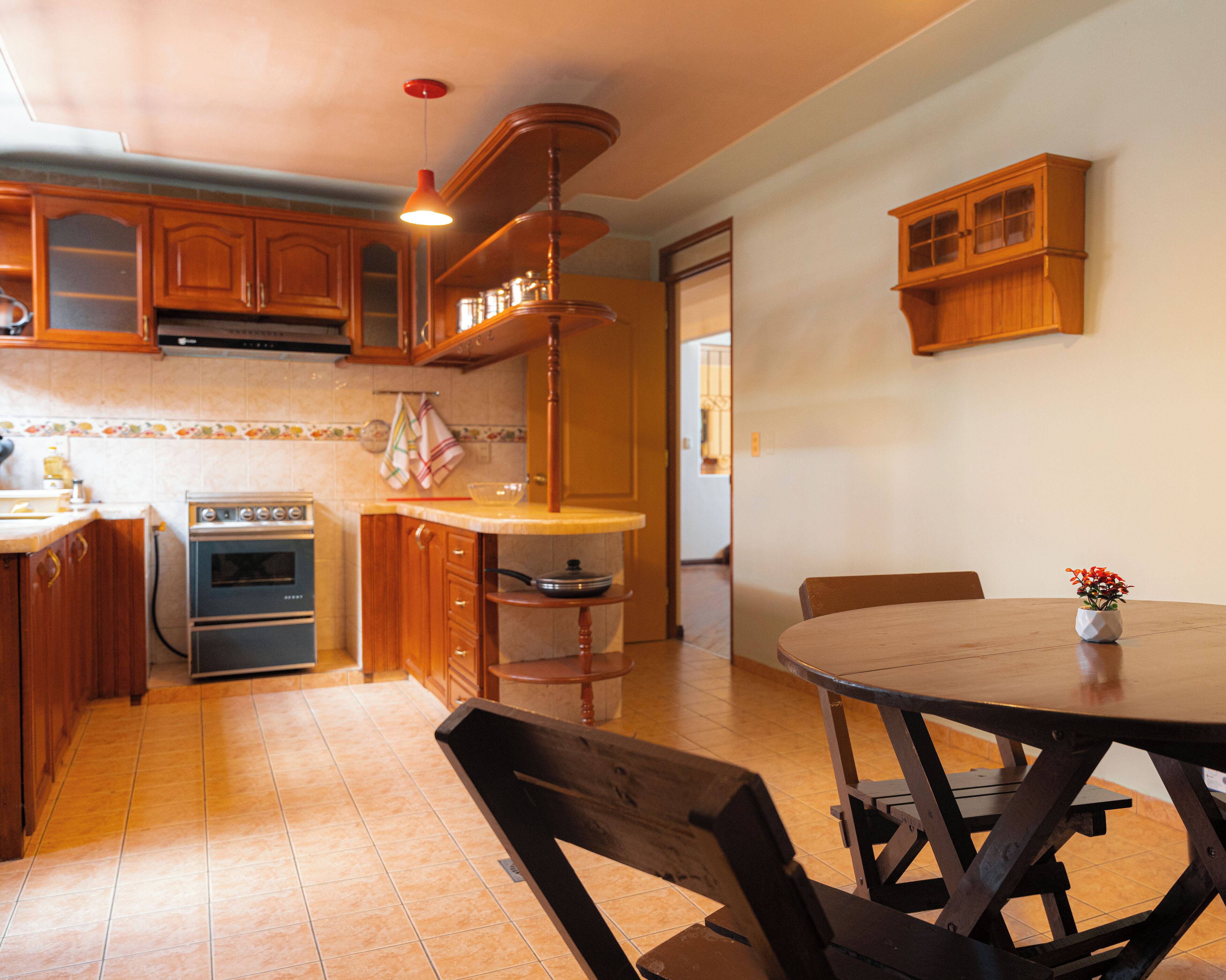Comfort House, City View | Dining