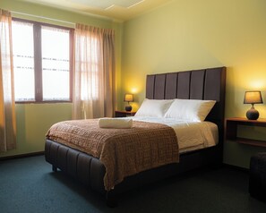 Desk, laptop workspace, free WiFi - Le Casita (Sucre)