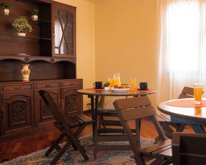 Casa Confort, vista a la ciudad | Restaurantes