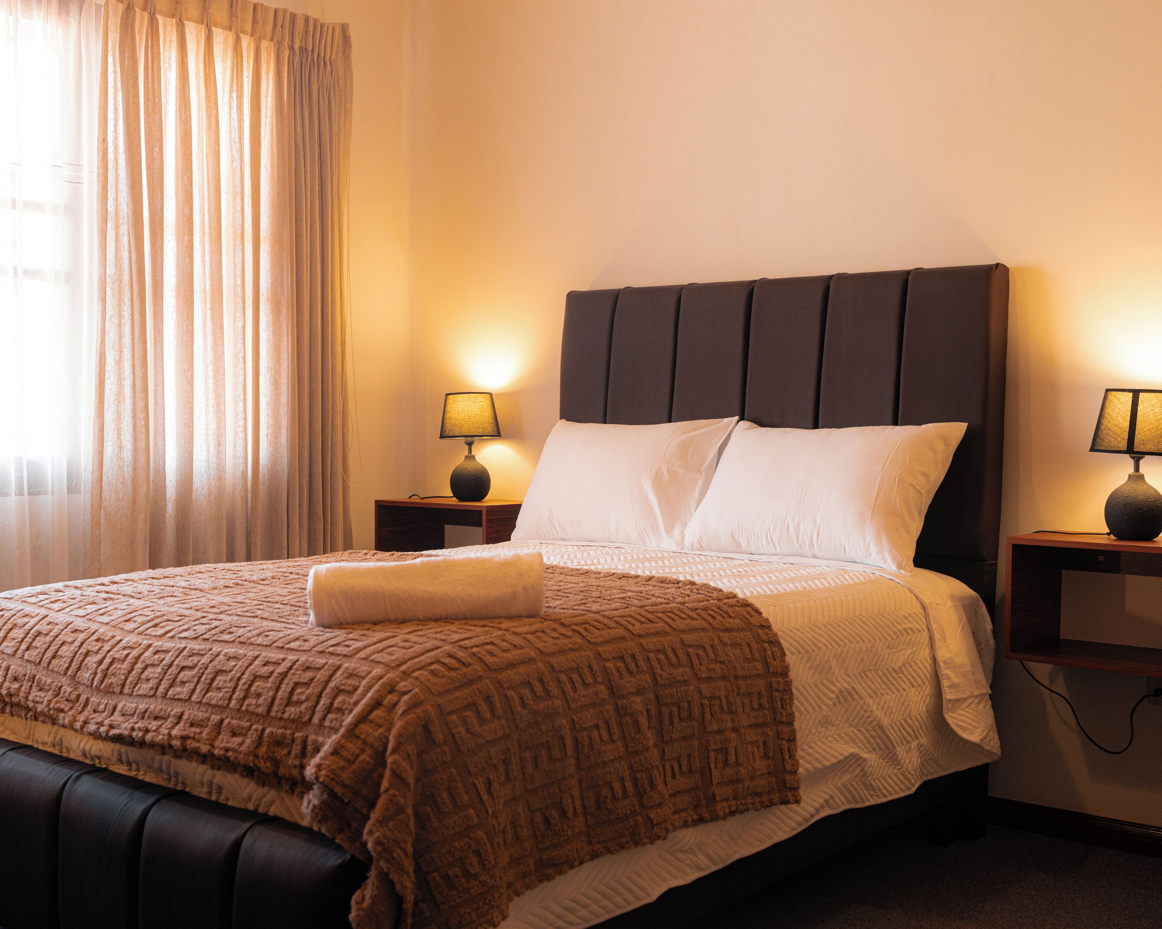 Habitación Confort, vista al jardín | Escritorio, espacio para trabajar con laptop y wifi gratis 