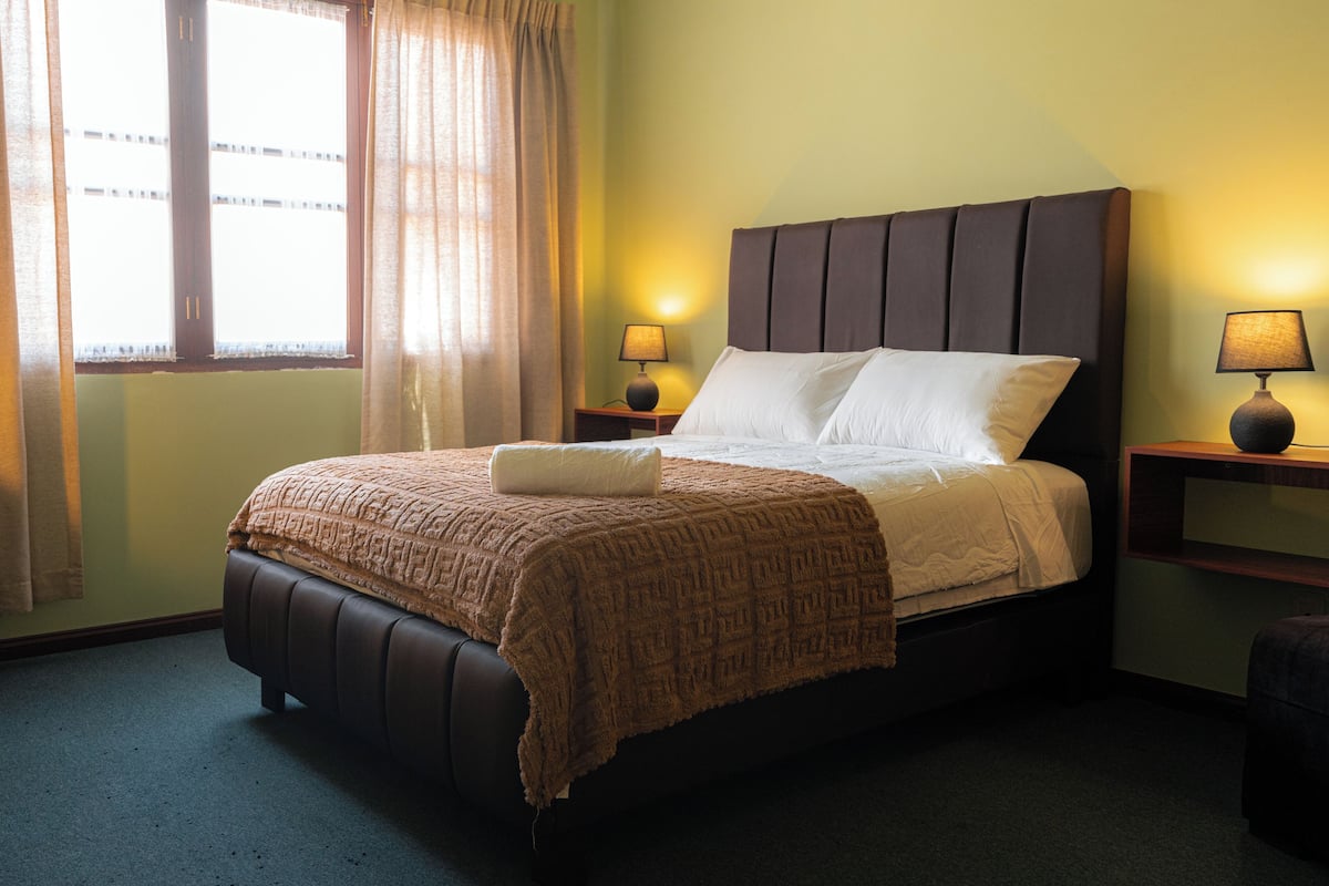 Bureau, espace de travail pour ordinateurs portables