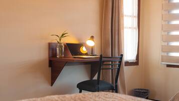 Desk, laptop workspace, free WiFi