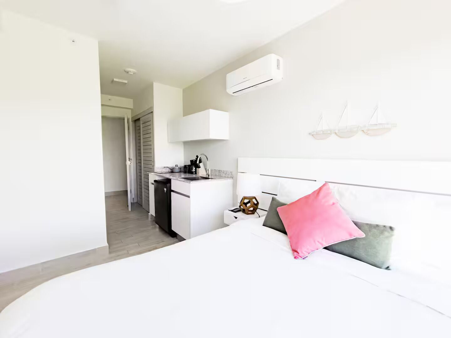 2 多间卧室、熨斗/熨衣板、WiFi、床单