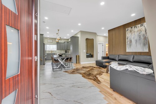 Chic 3-Bedrooms Haven Dream Home Farmington Hills