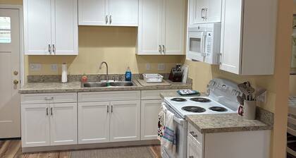 No snow here, so enjoy Florida at a lake off the beaten path. Fresh,clean,cozy.