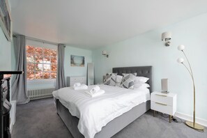 2 bedrooms, iron/ironing board, WiFi, bed sheets - A 2-bedroom former Georgian pub in the centre of gorgeous and historic Rye. (Rye)
