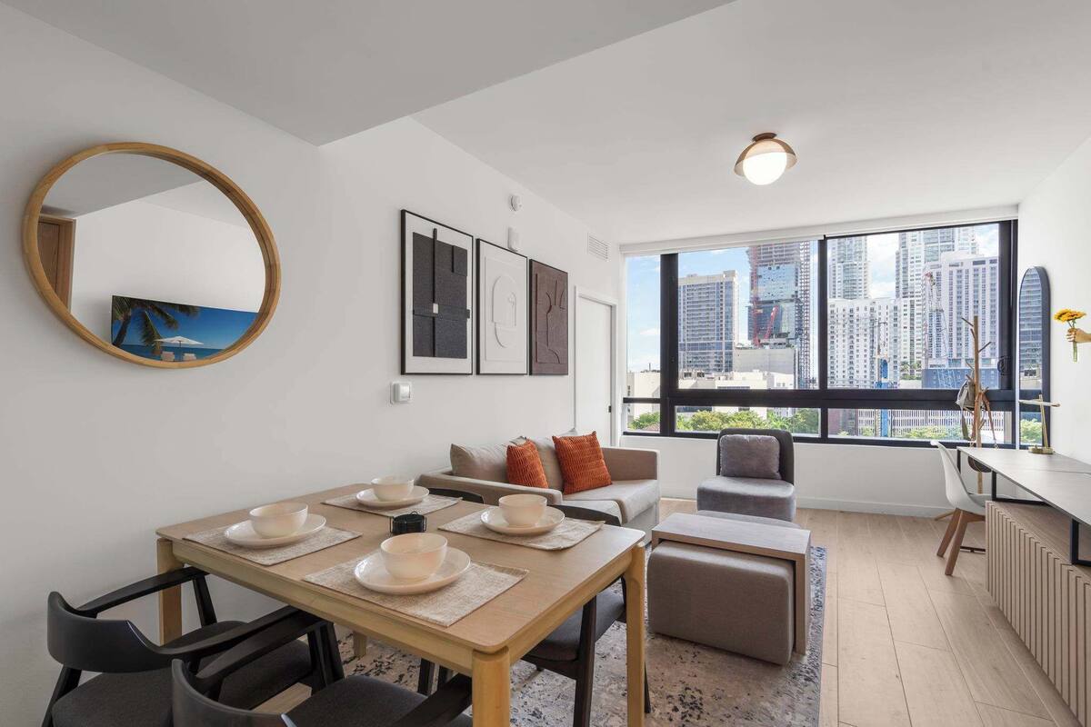 Apartment, City View | Ruang tamu | TV skrin rata 