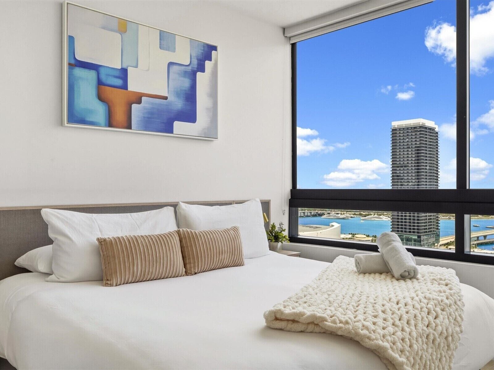 Basic Apartment, City View | Iron/ironing board, free WiFi, bed sheets