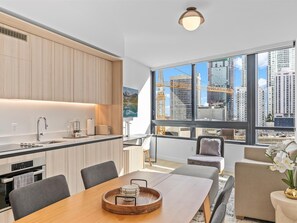 Dining room - Luxury City Views in Downtown Miami (Miami)