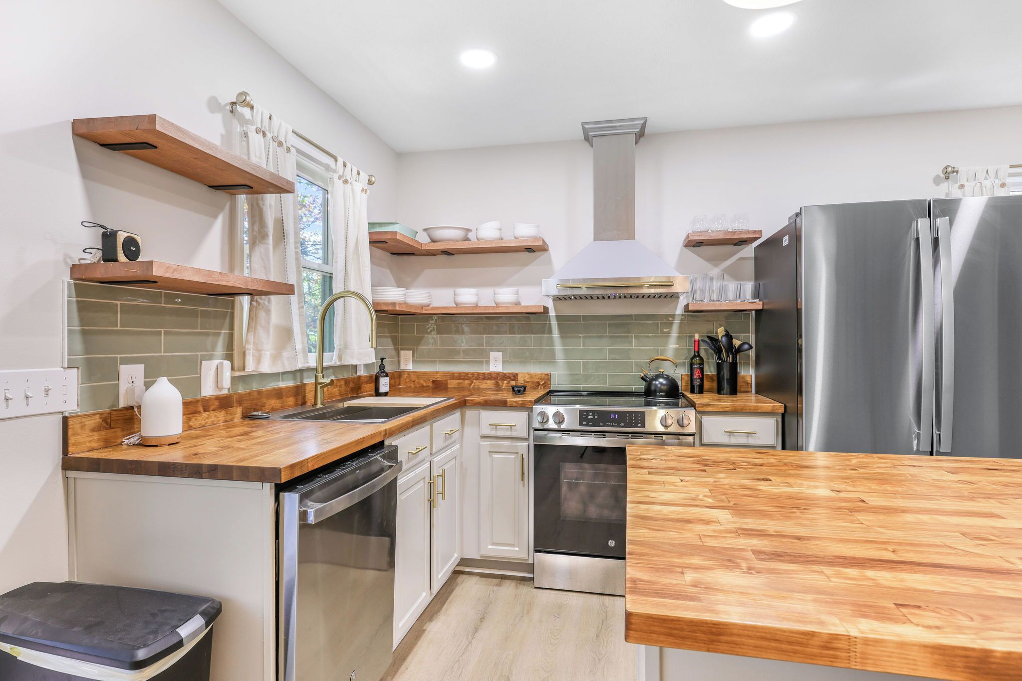 Microwave, oven, stovetop, dishwasher