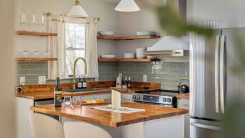 Mikrobølgeovn, ovn, kogeplade, opvaskemaskine