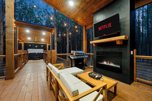 Terrace/patio - Sauna, Hot Tub, Fire Pit, Pets, EV Plug, Secluded (Broken Bow)