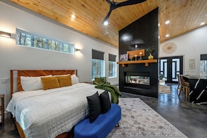 1 bedroom, free WiFi, bed sheets - Sauna, Hot Tub, Fire Pit, Pets, EV Plug, Secluded (Broken Bow)