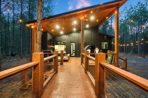 Terrace/patio - Sauna, Hot Tub, Fire Pit, Pets, EV Plug, Secluded (Broken Bow)