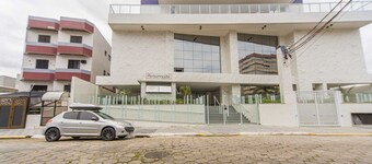 Apto com Garagem e Varanda a 450m da Praia