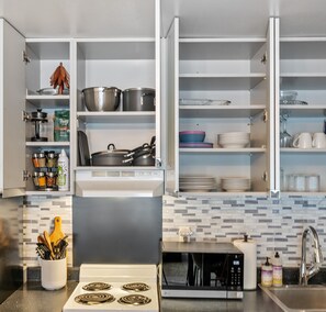 Fridge, microwave, oven, stovetop - Stylish loft for your perfect mountain getaway! (Big Sky)