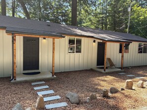 Exterior - Parkway Grove on the Avenue of the Giants 3 Bedroom with Spa Showers and HotTub (Miranda)