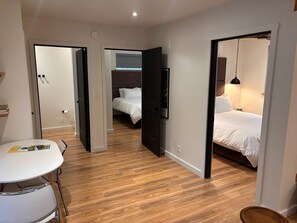 3 bedrooms, WiFi, bed sheets - Parkway Grove on the Avenue of the Giants 3 Bedroom with Spa Showers and HotTub (Miranda)