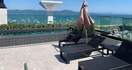 Fully Equipped Apartments 220 m From the Beach in JurerĂȘ Rtys