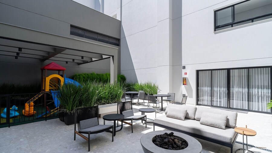 Fully Equipped Apartments 220 m From the Beach in JurerĂȘ Rtys