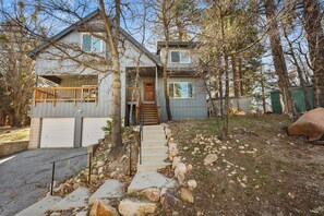 Exterior - The Hidden Pines Mountain Home by Navigate Stays (Running Springs)