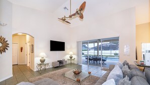 TV - Perfect pool & spa villa near Disney World (Davenport)