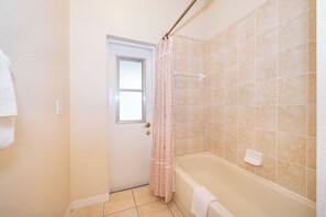Hair dryer, towels - Perfect pool & spa villa near Disney World (Davenport)