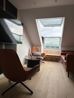 Smart TV - Laurieston Penthouse (Laurieston)