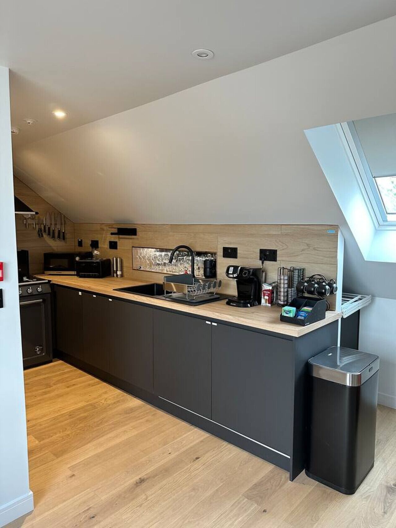 Fridge, cookware/dishes/utensils