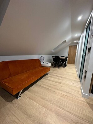 Interior - Laurieston Penthouse (Laurieston)