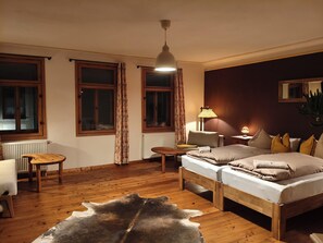 2 bedrooms, WiFi, bed sheets - Apartment Künstlerbude, 2 bedrooms, balcony, garden view, sauna (Greiz)