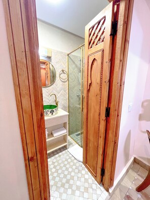 Double Room, Private Bathroom | Bathroom | Shower, hair dryer, towels, soap - Riad Nour Boutique (Marrakech)