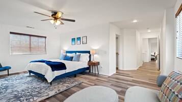 4 habitaciones, escritorio, tabla de planchar con plancha y wifi