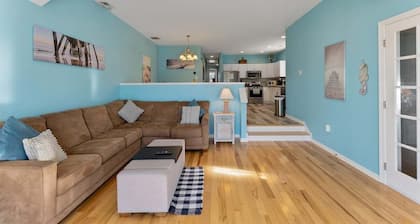 Spacious 3 Bedroom Condo with Beach Storage Unit