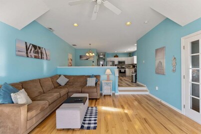 Spacious 3 Bedroom Condo with Beach Storage Unit