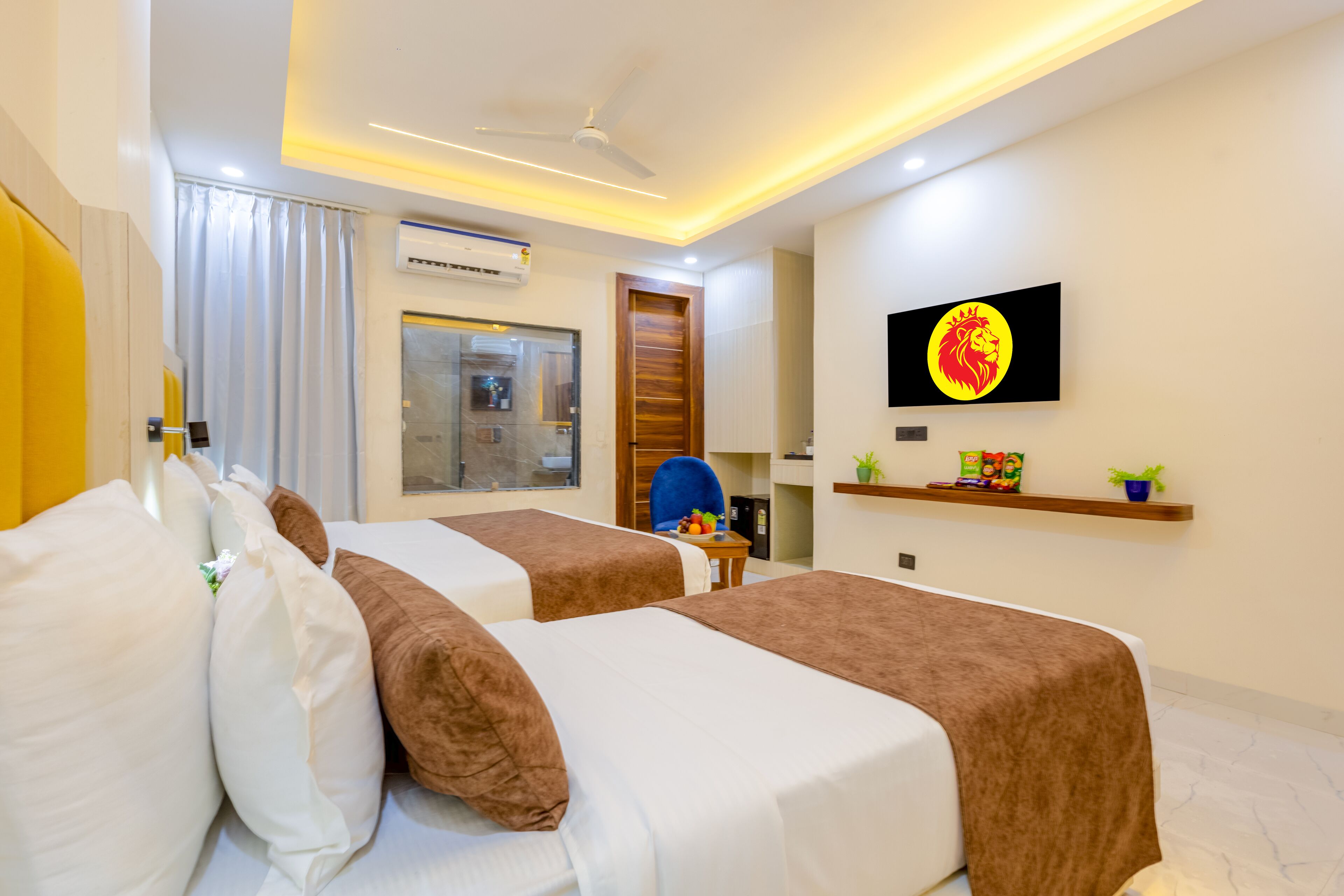 Superior Double or Twin Room, City View | In-room safe, desk, laptop workspace, soundproofing