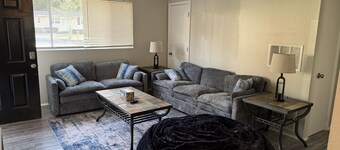 Cozy 4-bed / 2-bath house walking distance to FSU/Doak