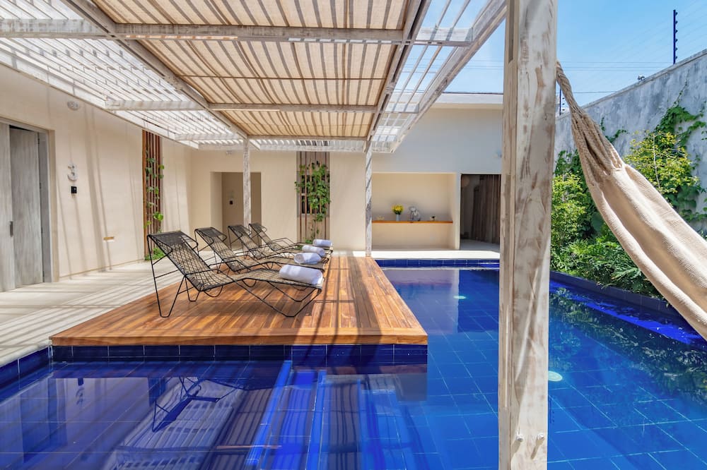 Casa Dorada Apartasuites by Xarm Apartments