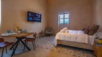 Premium bedding, in-room safe, desk, laptop workspace