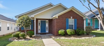 3-bedroom house in lovely Northport. Located near River Run Park and UA Campus.