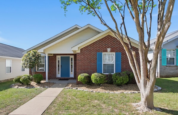 Exterior - 3-bedroom house in lovely Northport. Located near River Run Park and UA Campus. (Northport)