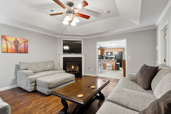 Smart TV, fireplace, stereo