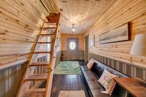 Interior - Warm Wooden Vibe 2BR Home, Grill, Outdoor Dining (New Braunfels)