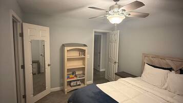 Bügeleisen/Bügelbrett, WLAN, Bettwäsche