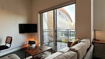 Apartment | Living area | TV