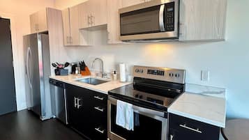 Apartment | Eigene Küche | Kühlschrank, Mikrowelle, Ofen, Herdplatte